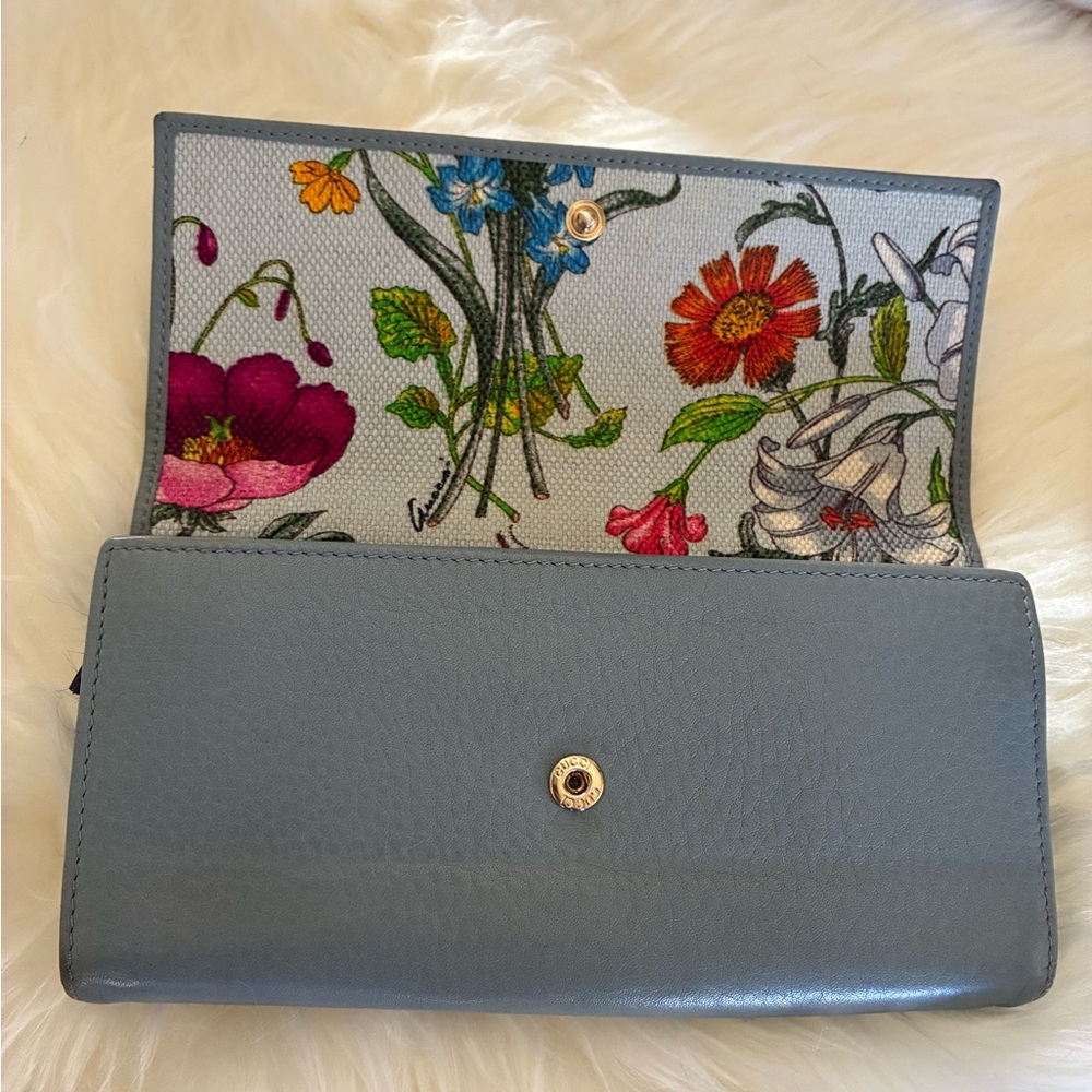 RARE Gucci Blue Leather Continental Wallet with Gold Stamp - Authentic